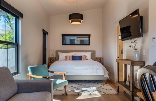 Paso Robles House | Fiorella Sofia-Vine Cottages