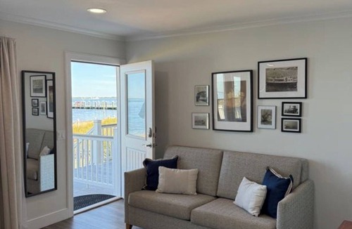 Kismet Apartment | Fire Island Boatel