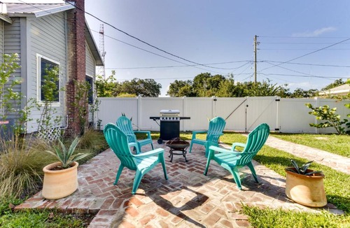 Winter Garden House | Fire Pit & Yard: Updated Winter Garden Home!