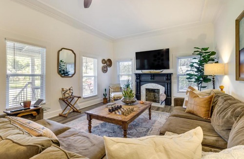 Winter Garden House | Fire Pit & Yard: Updated Winter Garden Home!
