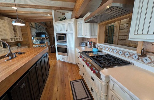 Park Rapids House | Fish Hook River Log Home w/Theater & Dock!