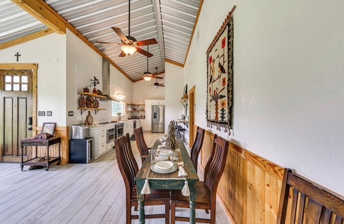 Malakoff Cabin | Fish On-Site! 35-Acre Escape Near Cedar Creek Lake