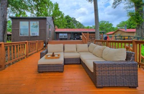 Hemphill House | Fish Tales Cabin