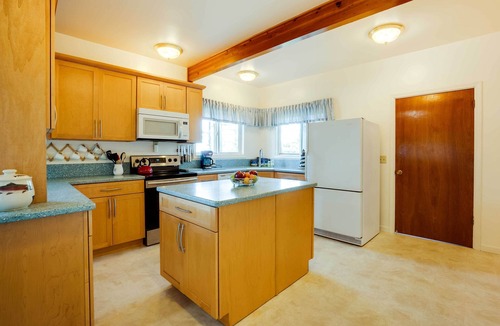 Coos Bay House | Fishermen's Paradise in Coos Bay: Walk to Beach!