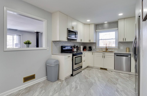 Fishers House | Fishers Home w/Deck & Grill: Walk Downtown!
