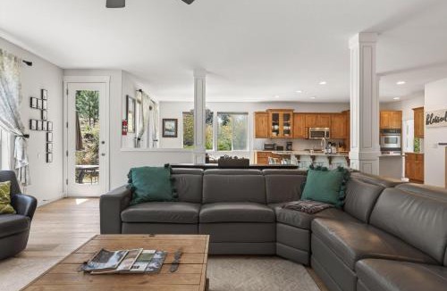 Bend House | Flagline Trail