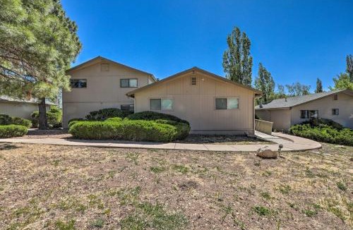 Flagstaff House | Flagstaff Townhome - Walk to Country Club & Pools!