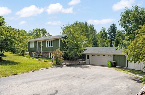 Williamsburg House | Flintfield Horse Park's Backyard- Traverse city, MI