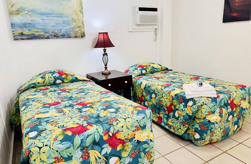 Marathon Hotel | Floating Sea Cove Resort & Marina