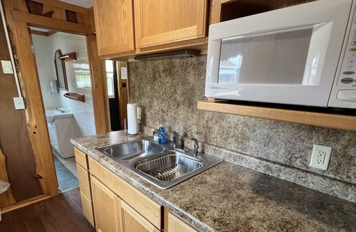 Phillips Cabin | Flyway Resort ‘The Big Game Suite’ on Wilson Lake