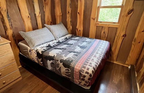 Phillips Cabin | Flyway Resort ‘The Big Game Suite’ on Wilson Lake