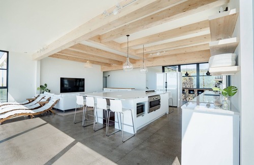 Tierra Del Mar House | Forest Edge Beach House: New Oceanfront Luxury