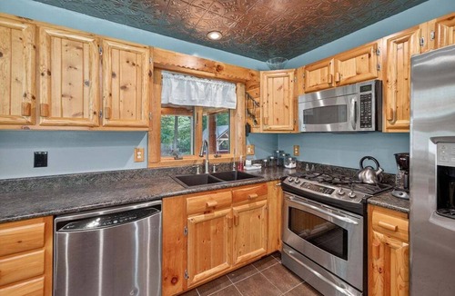 Sturgis House | Forest Escape w/Hot Tub & Bunk Rooms