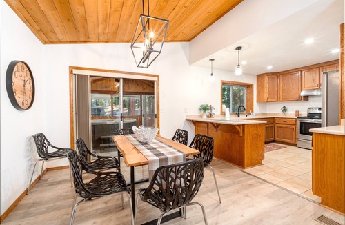Placerville House | Forest Retreat+Hot Tub| SlyPark, AppleHill & Tahoe