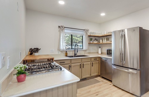 Flagstaff Cabin | Forest-View Group Getaway, 4 Mi to Dtwn Flagstaff