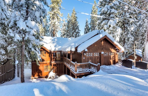 Tahoe Paradise House | Forest View Lodge in Tahoe Paradise: Hot Tub, Game Room, Media Room, Location!