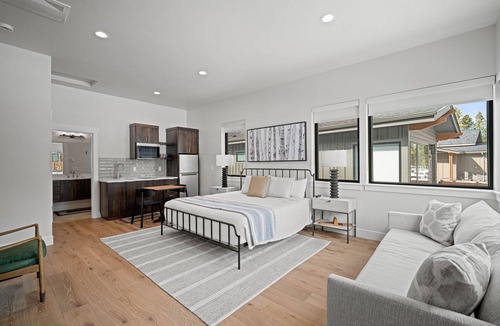 Sunriver Cabin | Forestbrook Hideaway with Access to Forest House