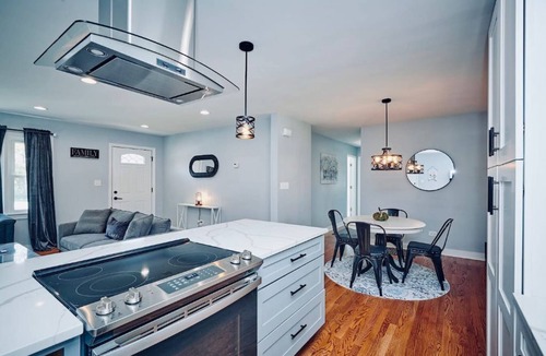St. Charles House | Fox Valley Farmhouse by the river - walk to town & pool