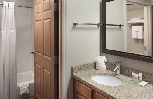 Tougaloo Condo | Free Breakfast. Outdoor Pool. Gym. Near IBM & Northpark Mall.