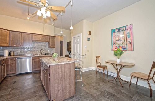 Downtown Albany Apartment | Fresh & Modernized 2BR Fl 1 Apt @ Downtown Albany