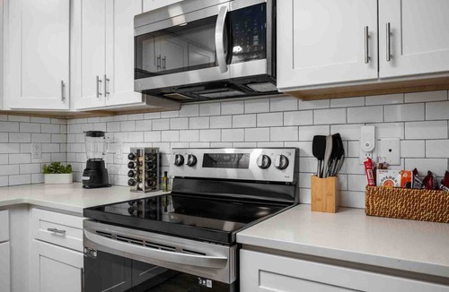 West Salem Condo | Freshly Updated Duplex with Fenced Yard | Pet Friendly & Perfect for Families, Close to Everything
