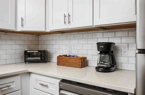 West Salem Condo | Freshly Updated Duplex with Fenced Yard | Pet-Friendly & Perfect for Families, Close to Everything
