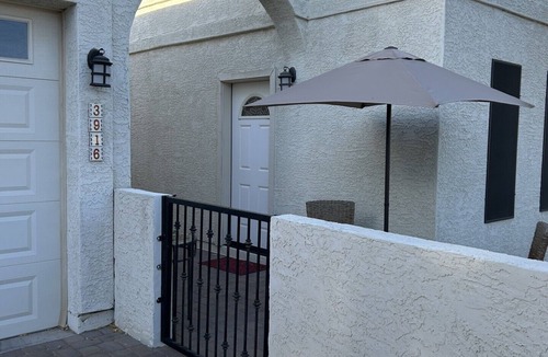 Equestrian Custom Estates Apartment | Front Studio - Guest quarters