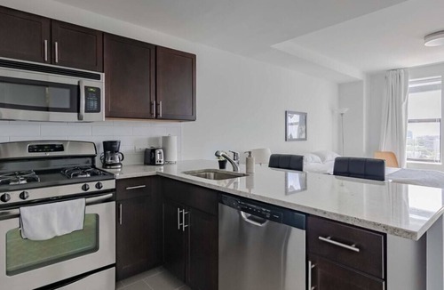 East Hyde Park Apartment | Frontdesk | Debonair Studio Apt with City View