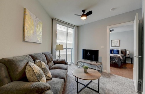 West Campus Apartment | FRONTDESK Pointe on Rio Apts West Campus Austin