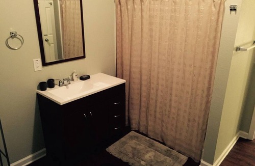 Denton Apartment | Full Cozy Studio w/Shared Bath - D