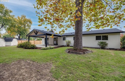 Cedar Hills House | Full remodeled home on 1/3rd Acre! Close to Nike WHQ and central Beaverton.
