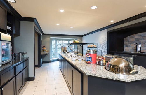 Forestview Condo | Fully-Equipped Suite | Gym Access