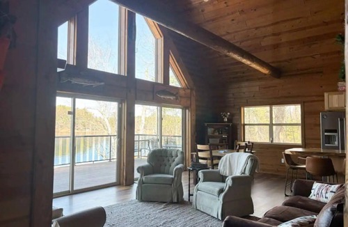 Tomahawk House | Fully stocked LAKE house! Canoes, Kayaks, Paddle boat, Level frontage.
