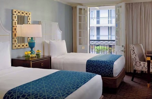 French Quarter Hotel | Fun and Comfort in French Quarter! 2 Comfortable Units, Pets Allowed, Pool!