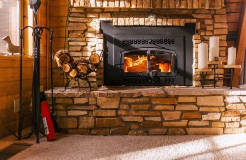 Happy Jack House | Furnished Deck + Fire Pit: Happy Jack Cabin