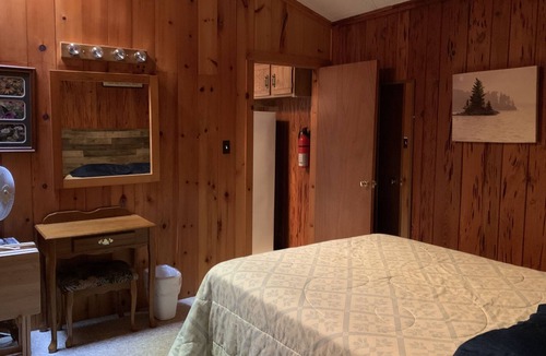 St Germain Cabin | Gabe's Lost Resort Arbor Vitae Unit # 31