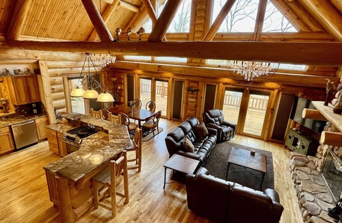 Garden Cabin | Garden Golf Lodge - Snowmobile trail nearby. Large heated garage.