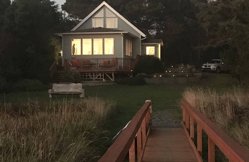 Port Orford House | Garrison Lakefront house in beautiful Port Orford Oregon Requires 30 -day min!
