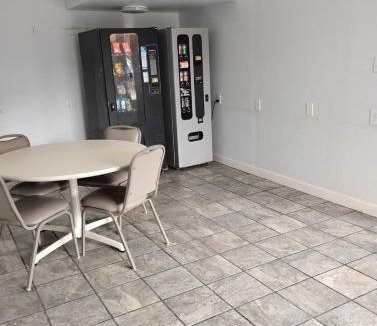 Baton Rouge Apartment | Gated 1 King Bedroom 1 Bath Apt with Full Kitchen 129