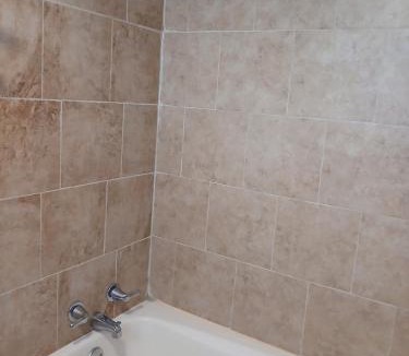 Baton Rouge Apartment | Gated 1 King BR 1 Bath Apt with Full Kitchen 123