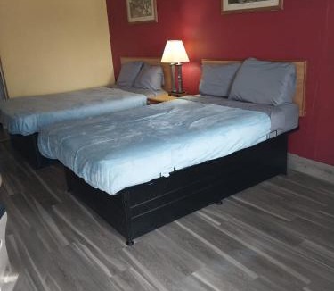 Jackson Apartment | Gated 2 Queen Beds Hotel Room 112