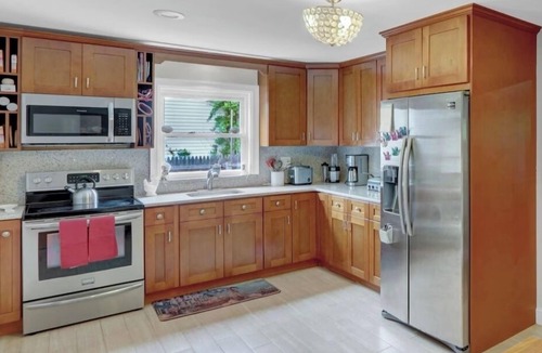 Mastic Beach House | Gateway to the Hamptons in Mastic Beach Entire home in Mastic Beach, New York.