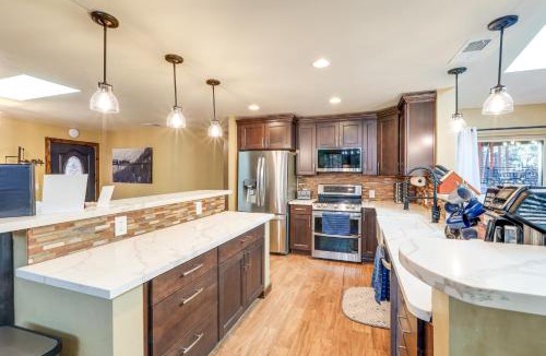 Williams House | Gazebo w/View & EV Charger: Rustic Williams Cabin