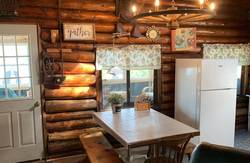 Orleans Cabin | Gebhardt Getaway - Charming LAKEFRONT Cottage on Lake Willoughby