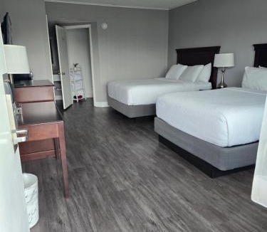 Lake George Resort | Georgian Lakeside Resort
