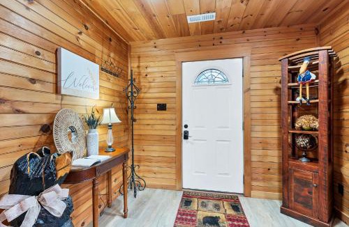 Walland Ski Chalet | Getaway on Little River