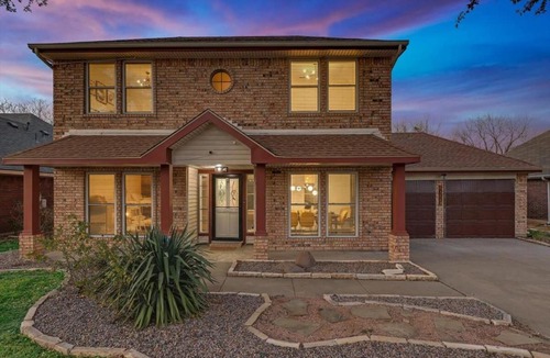 Mesquite House | Glamorous 4BR 2B Home with Pool Game Room & Fire Pit