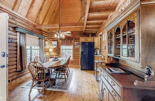 Tiger Cabin | Glassy Mountain Getaway