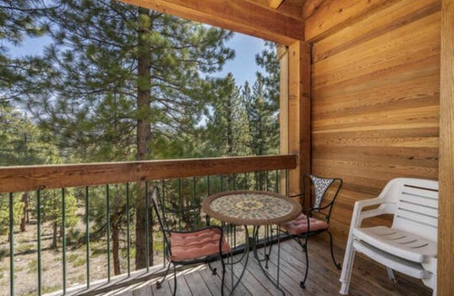 Truckee House | Gold Bend 5111 by Tahoe Mountain Properties