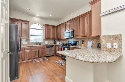 Woodlake - Briar Meadow House | Gold&Brown!Oasis Pool HugeSuites Sleep10+!Galleria
